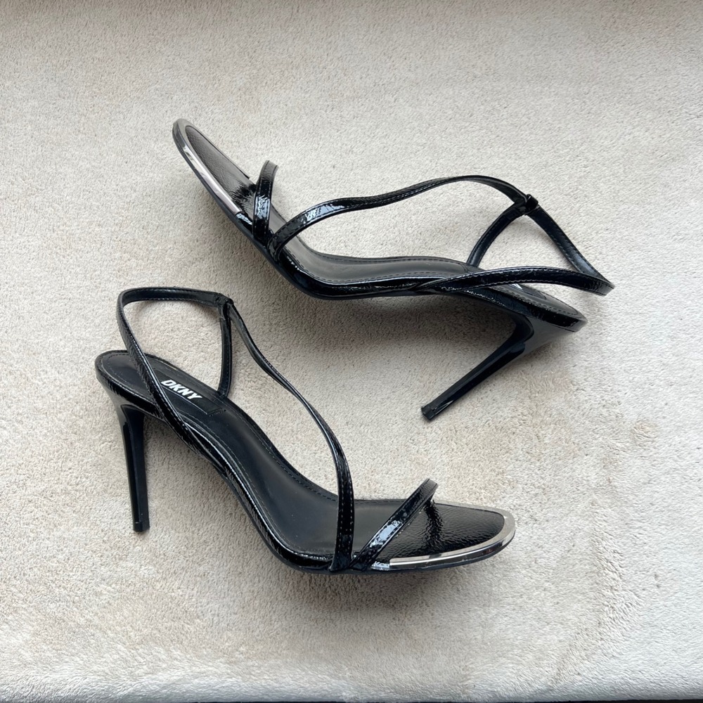 DKNY Women 8.5M Black Patent Strappy Stiletto Sandals Square Toe Silver Tip Chc